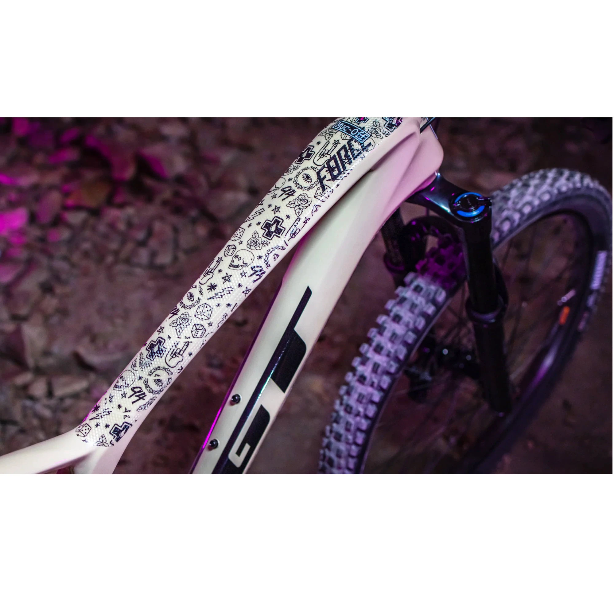 5. Muc-Off - set stickere protectie cadru bicicleta Frame Protection Kit E-MTB - Punk