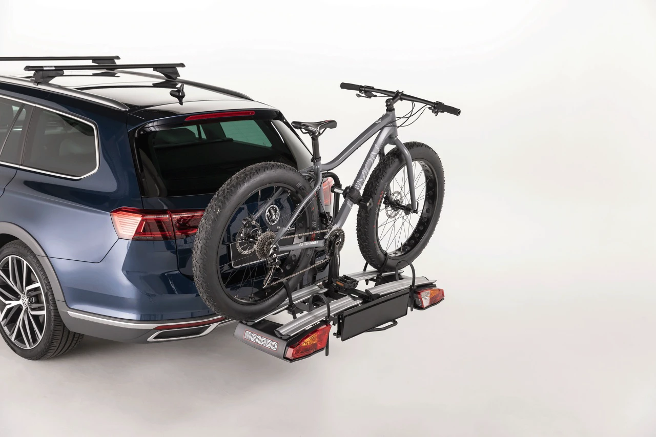 6. Suport biciclete Menabo Antares pentru 2 biciclete cu prindere pe carligul de remorcare, pliabil