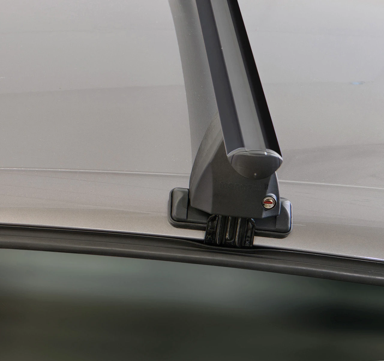 3. Bare transversale Menabo Delta Black pentru Volkswagen T-Cross (1C), 5 usi, model 2018+