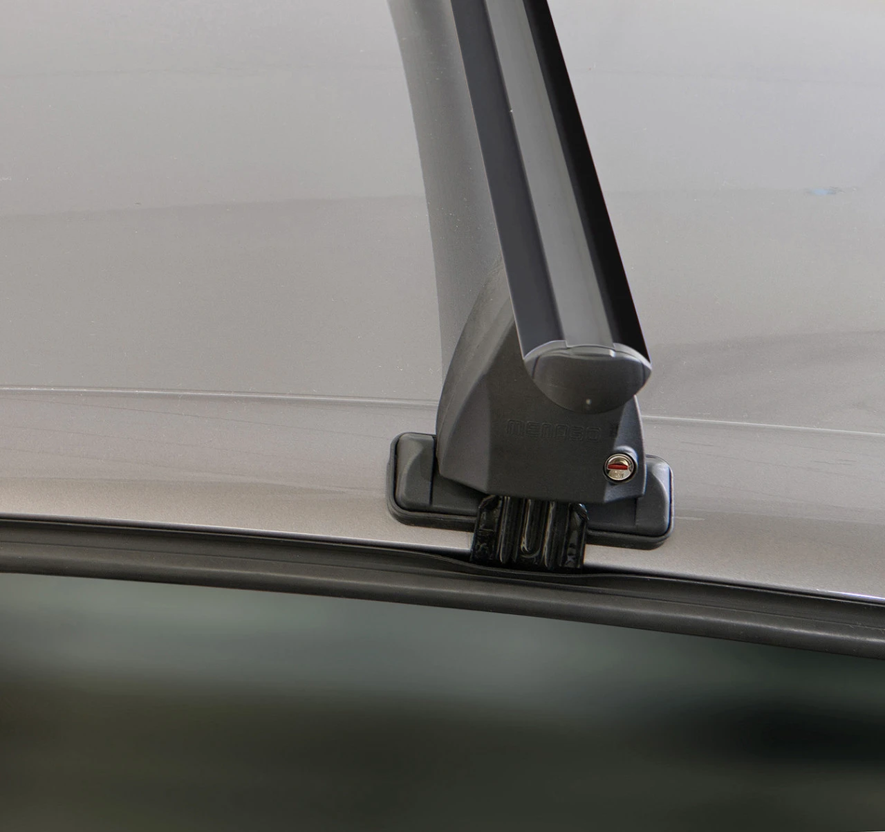 3. Bare transversale Menabo Delta Black pentru Skoda Superb (3V) Wagon, 5 usi, model 2015+