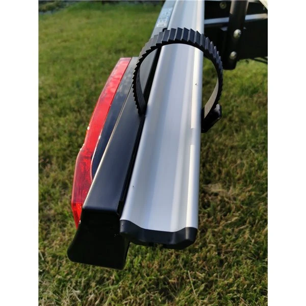 10. Suport biciclete Menabo Merak Eco Plus pentru 3 biciclete cu prindere pe carligul de remorcare