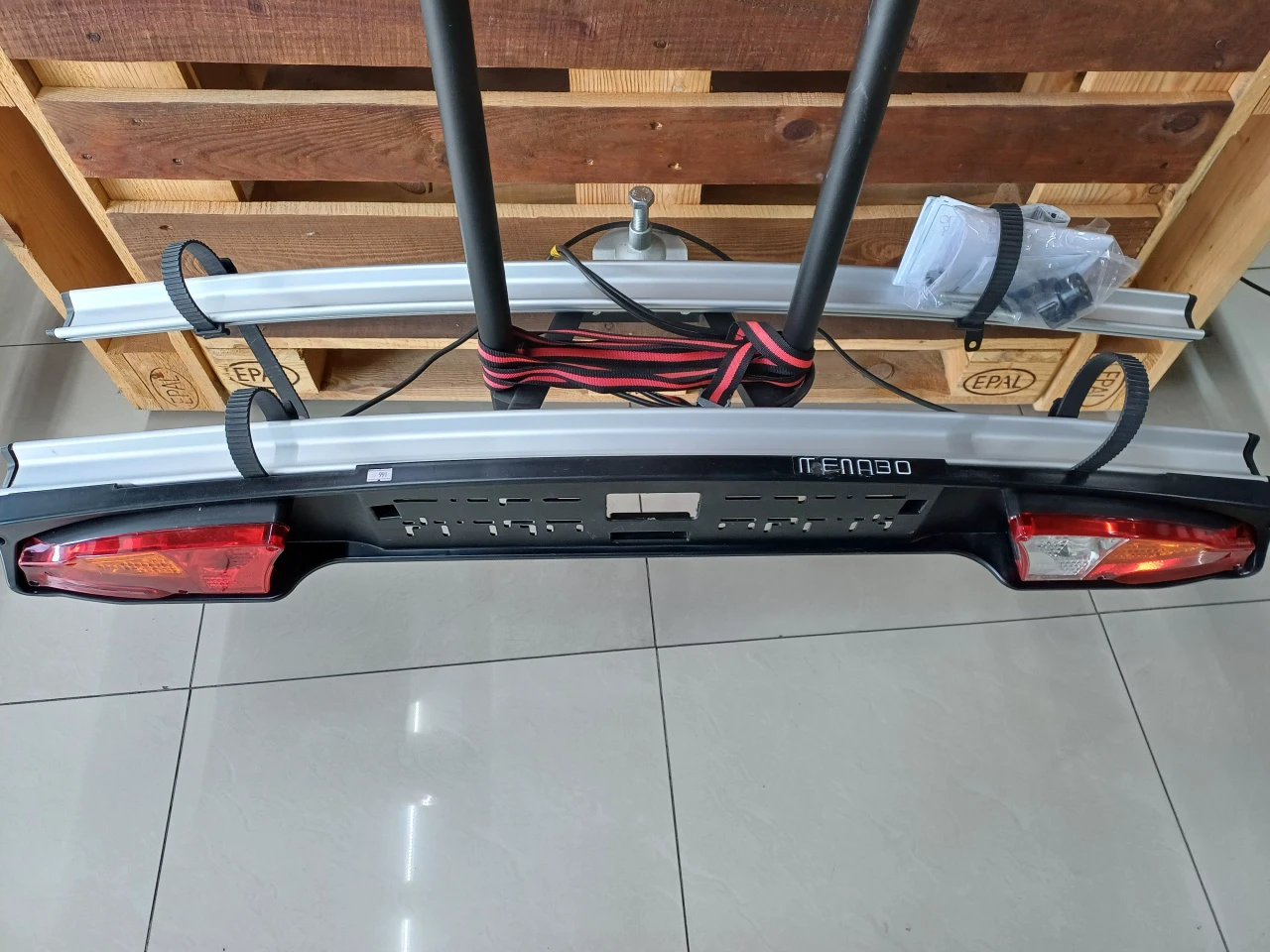 8. Suport biciclete Menabo Merak Eco pentru 2 biciclete cu prindere pe carligul de remorcare