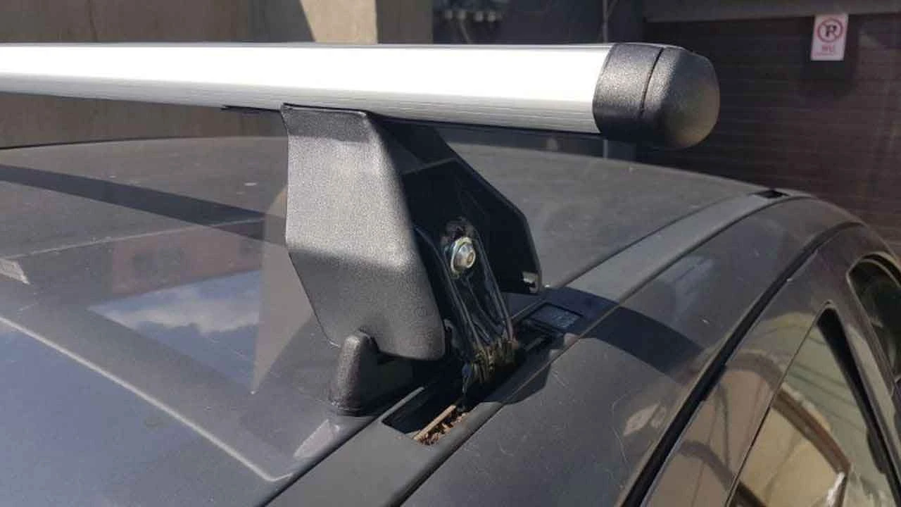 8. Bare transversale Menabo Tema Aluminiu pentru Renault Megane I Station Wagon, 5 usi, model 1995-2003