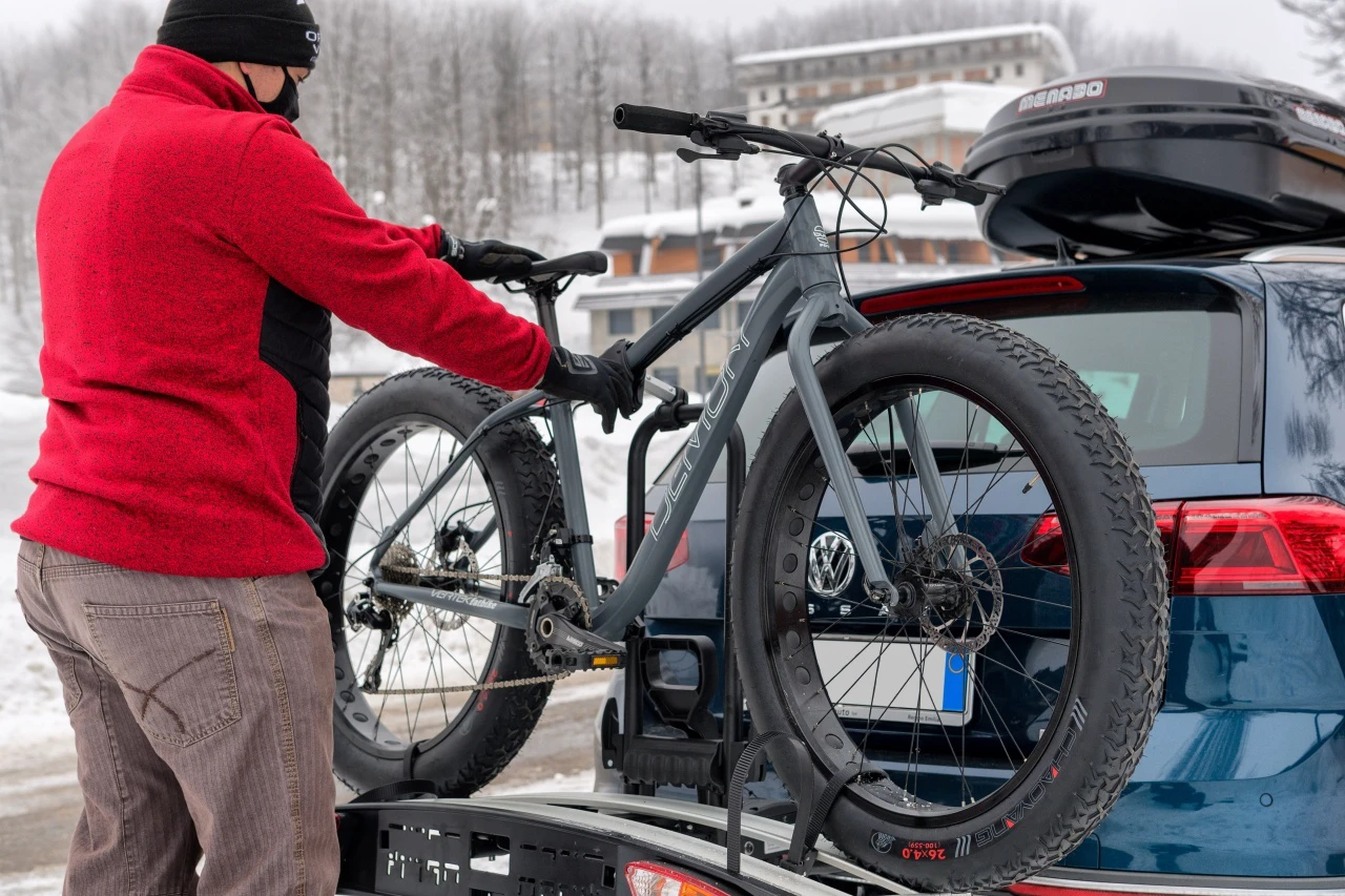 6. Suport biciclete Menabo Alcor 2 pentru 2 biciclete cu prindere pe carligul de remorcare
