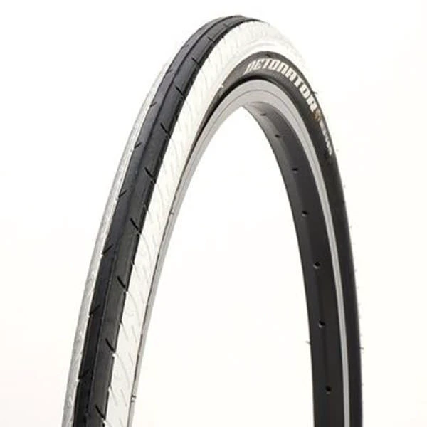 1. Anvelopa Maxxis Detonator 700x23C black white 60TPI 2-ply