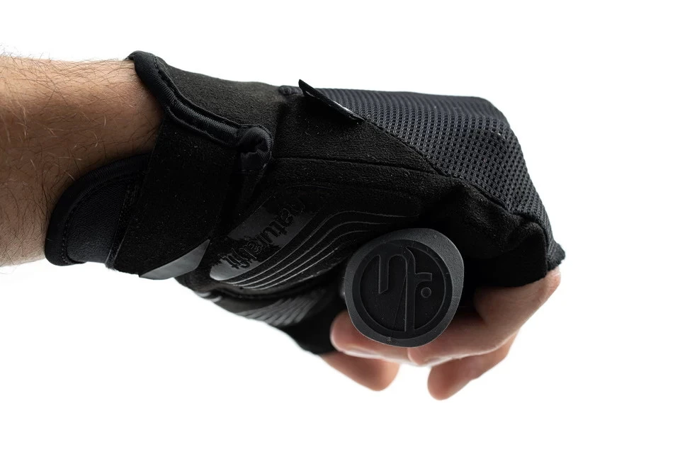 5. Manusi CUBE Short Finger X Natural Fit Black