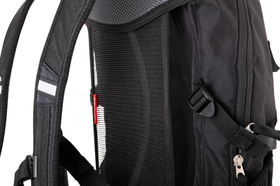 4. Rucsac Force Grade Plus 22L + rezervor, negru