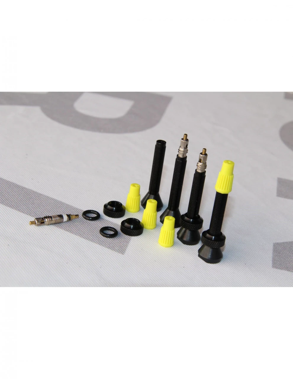 2. SET VALVE X-SAUCE PRESTA TUBELESS DIN ALUMINIU 40 mm