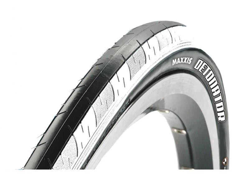 1. Anvelopa Maxxis Detonator 26x1.50 black white 60TPI 1 ply