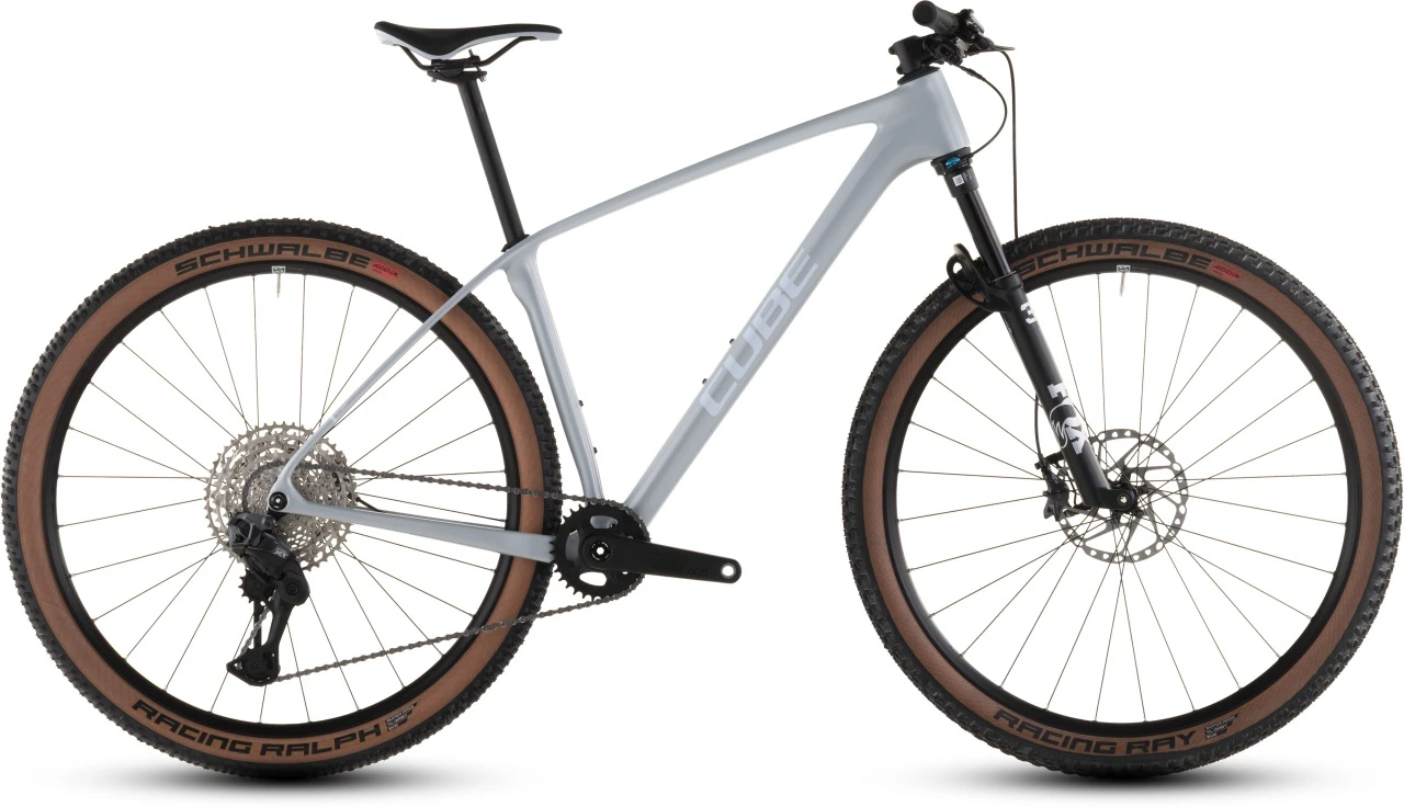 1. BICICLETA MTBHardtail CUBE REACTION C:62 RACE FOGGREY WHITE