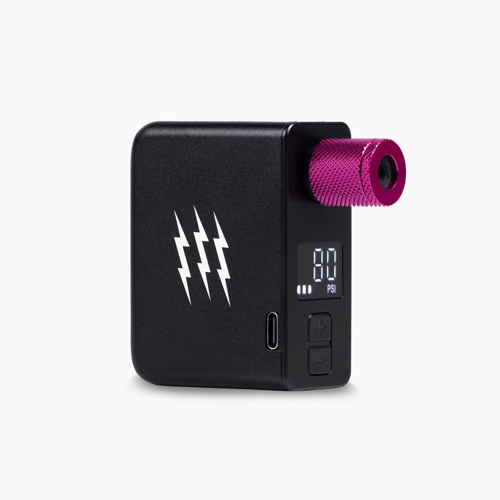 1. Pompa Muc-Off AirMach Pro Electric Mini Inflator