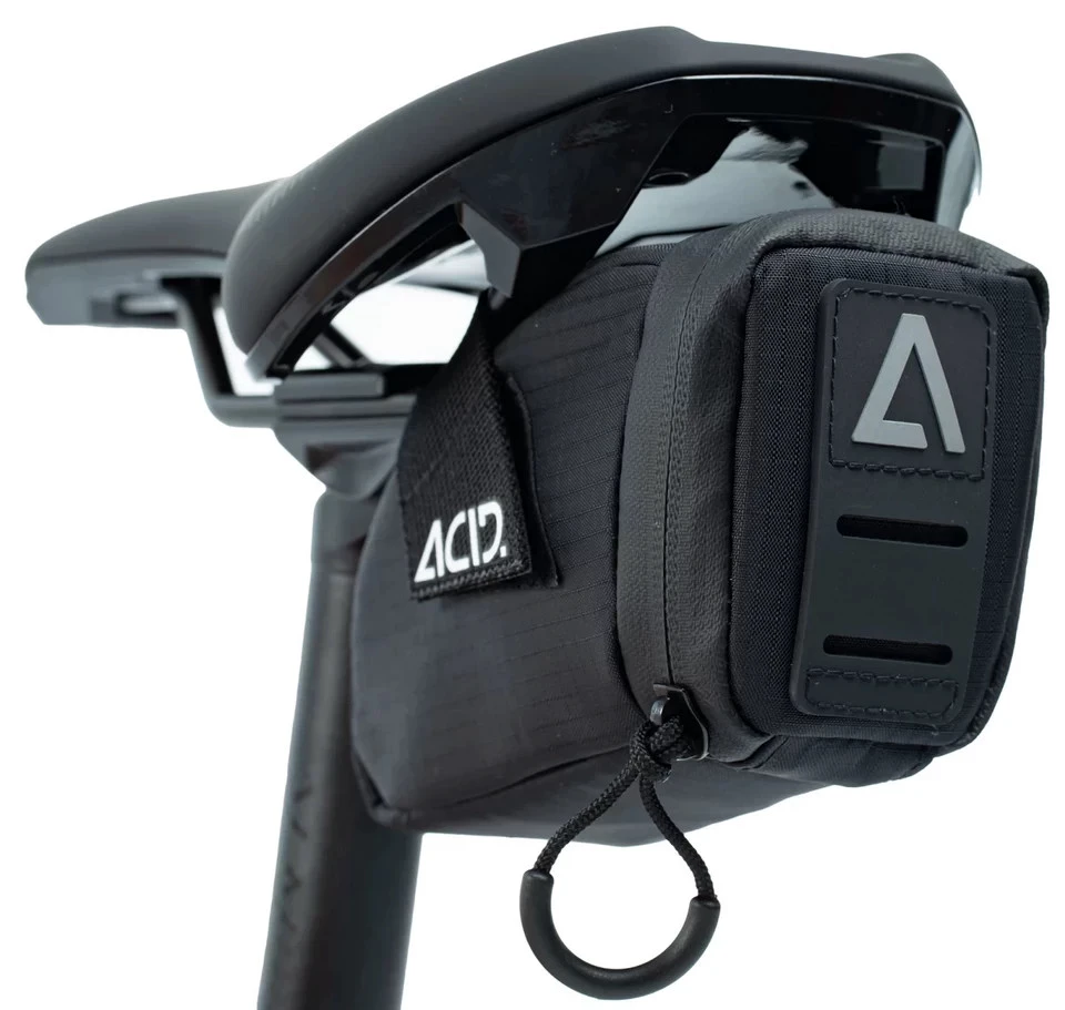 3. Borseta sa CUBE Acid PRO S Negru