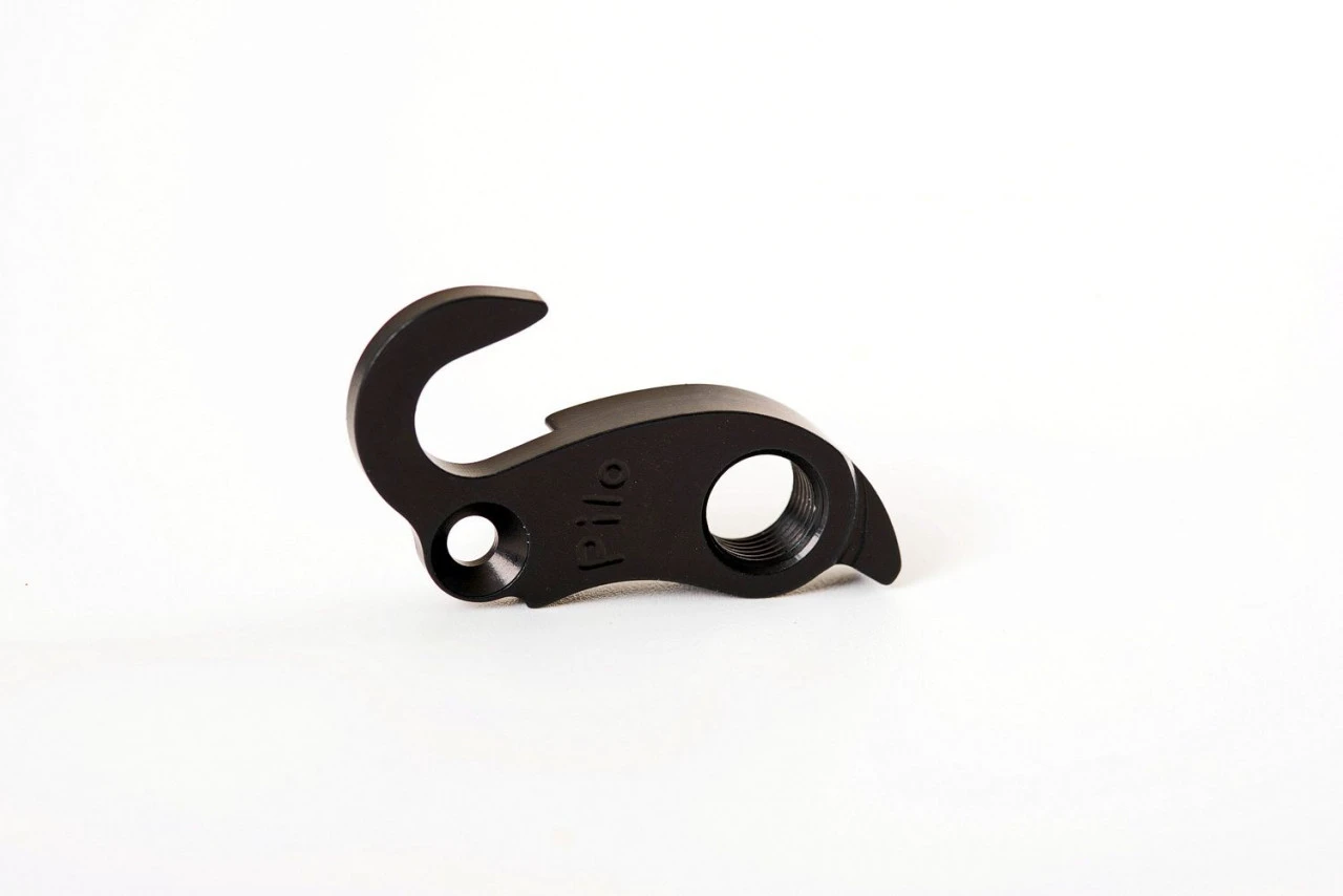 1. Ureche Cadru PILO D715 Poison