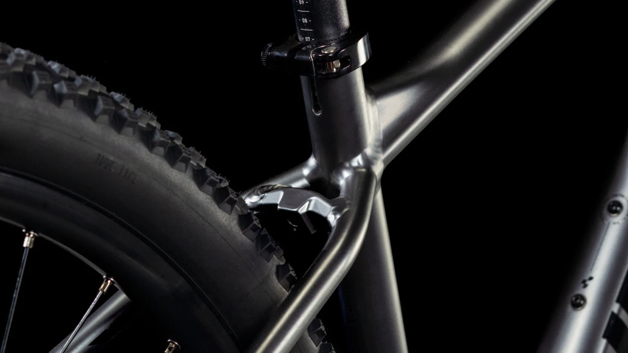 3. Bicicleta MTB Hardtail CUBE Aim SLX slateblack´n´black