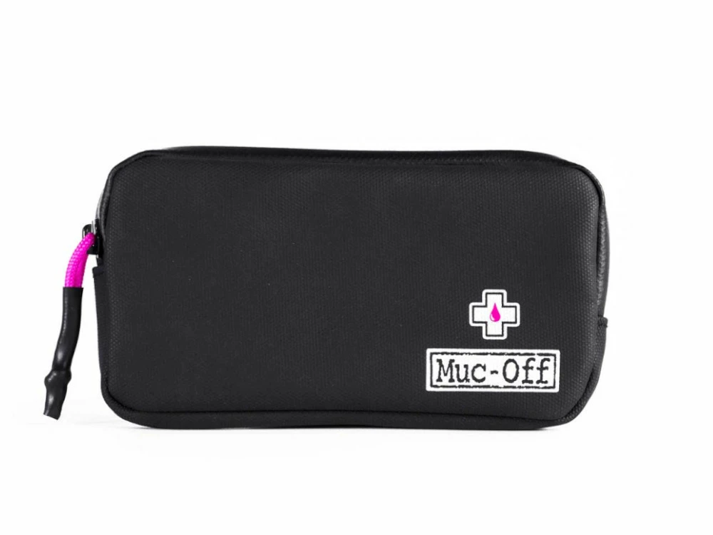 1. Borseta Muc-Off Essentials Impermeabila Neagra
