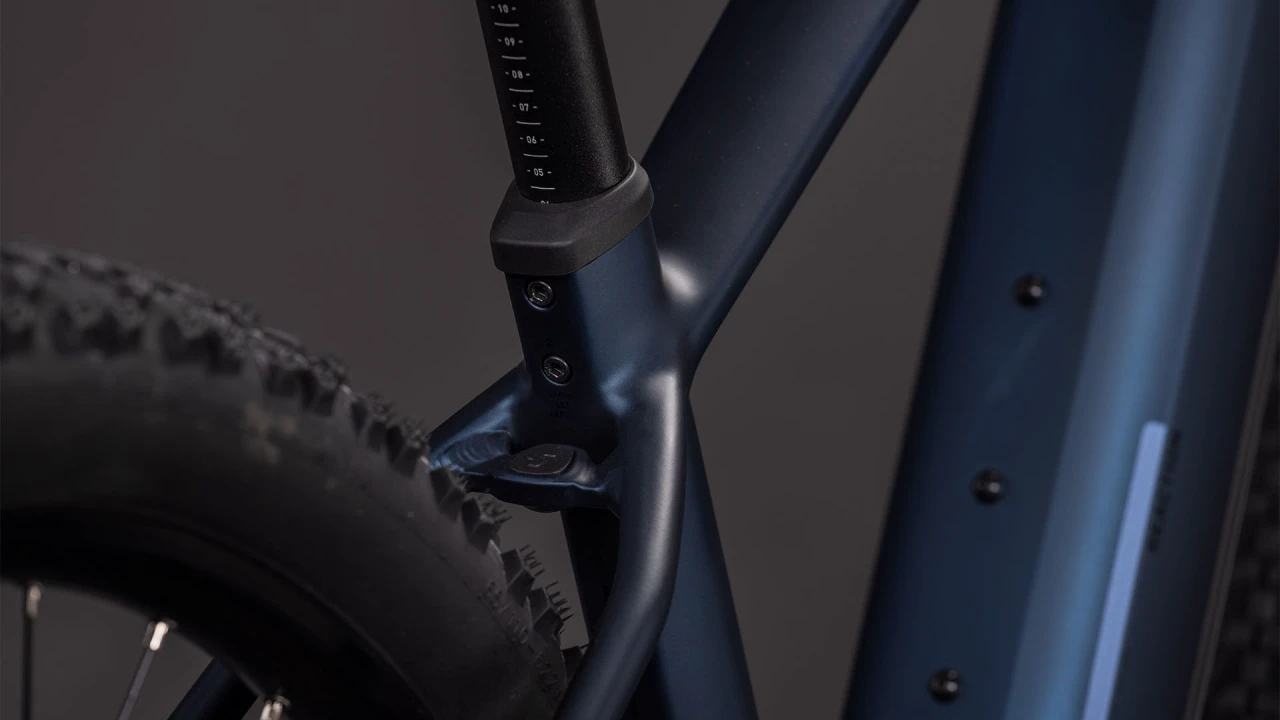 8. BICICLETA ELECTRICA CUBE REACTION HYBRID PERFORMANCE 600 INDIGOBLUE REFLEX