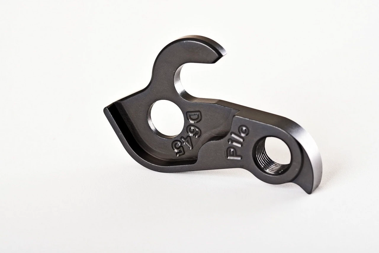 1. Ureche Cadru PILO D645 Scott