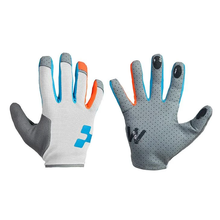 1. Manusi CUBE Performance WS Long Finger teamline S