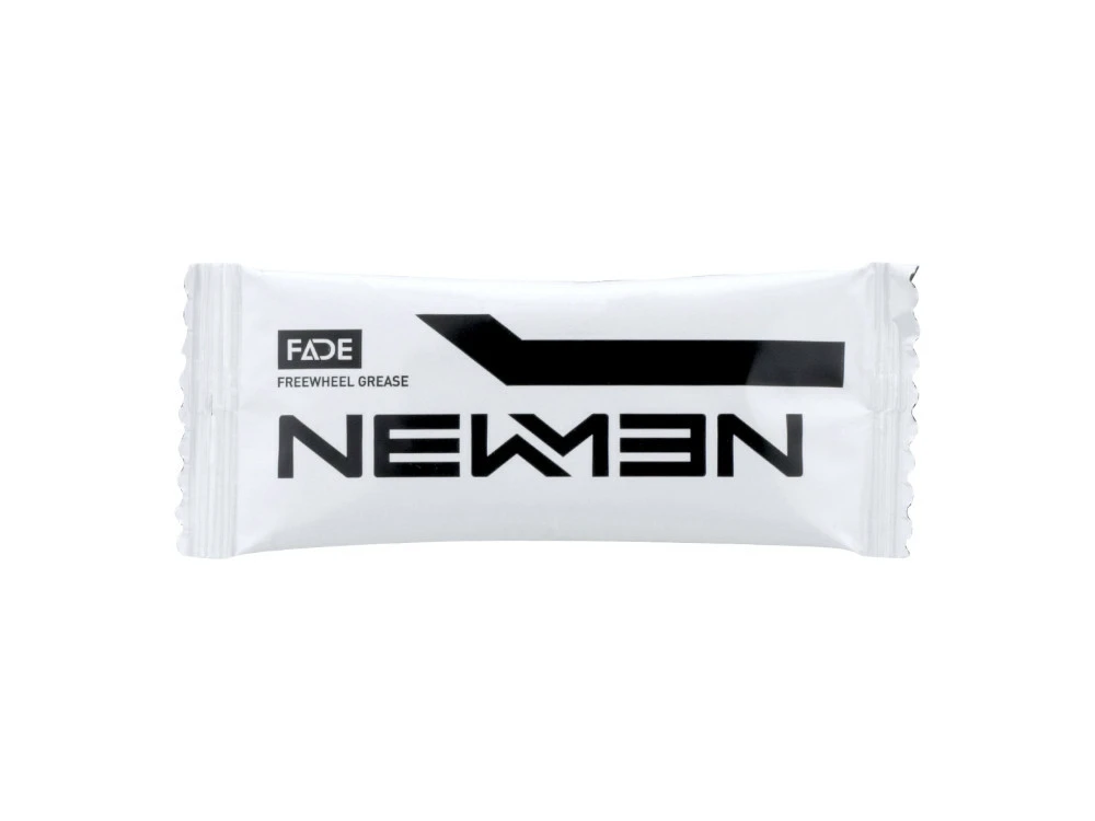 1. VASELINA CASETA BUTUC NEWMEN FADE 5g