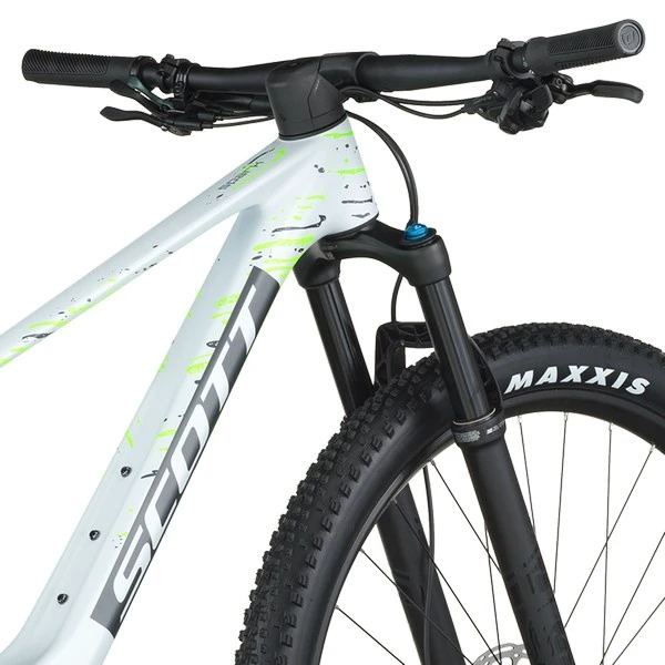 8. BICICLETA MTB FULL SUSPENTION SCOTT SPARK RC COMP model 2026