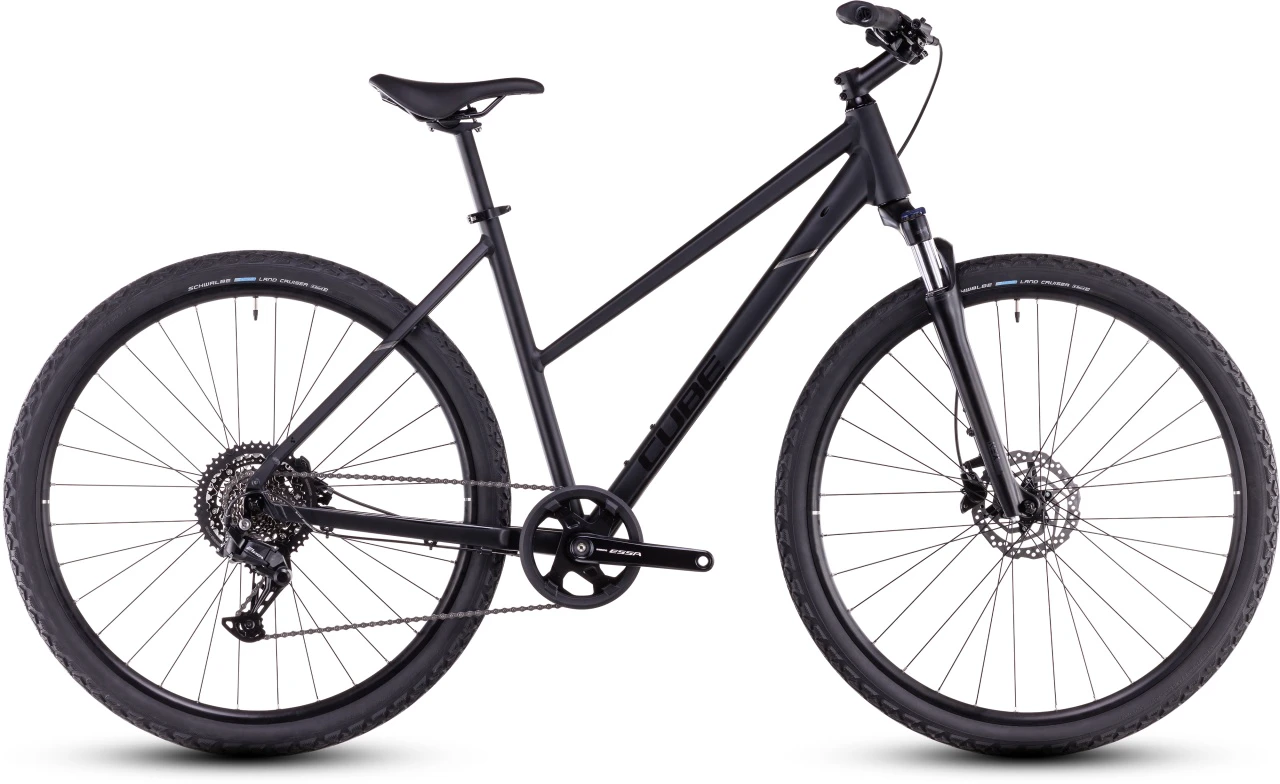 1. Bicicleta Trekking-Oras CUBE Nature ONE black´n´black