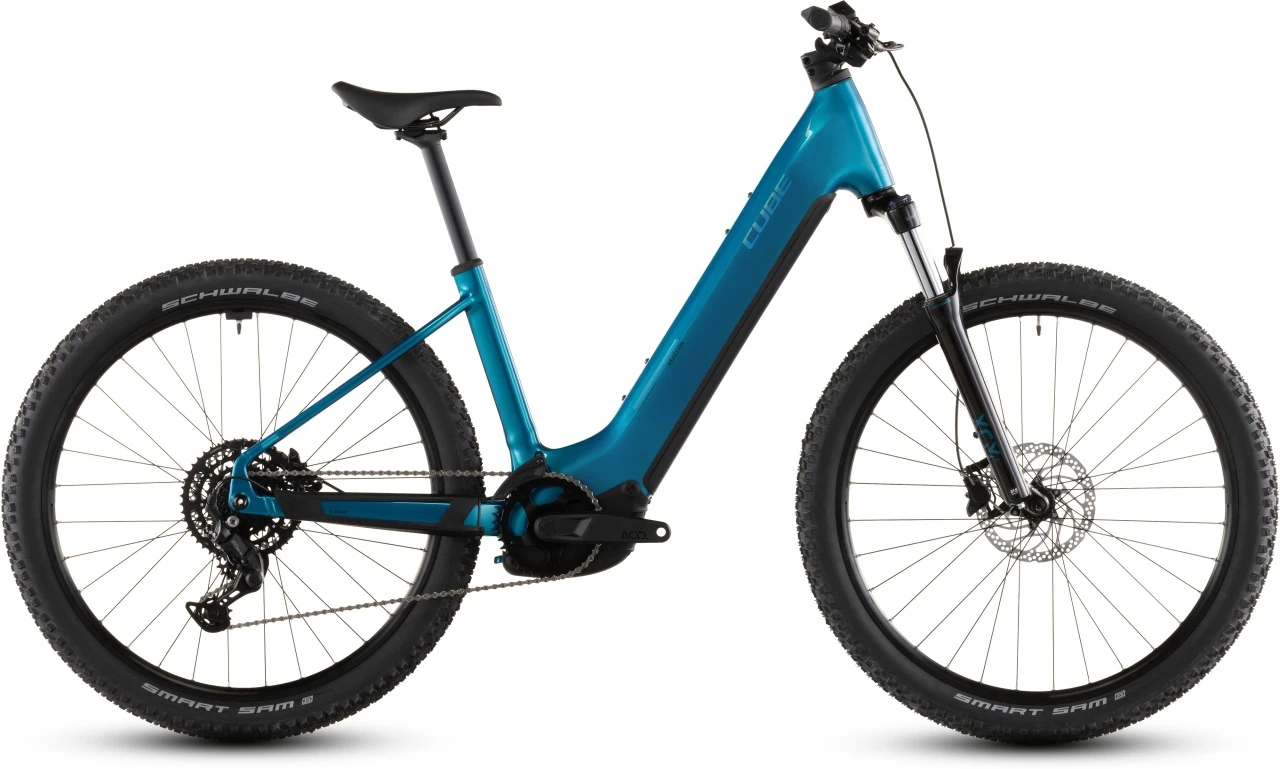 1. BICICLETA ELECTRICA CUBE REACTION HYBRID PERFORMANCE 600 EASY ENTRY ELECTRICBLUE DAZZLE