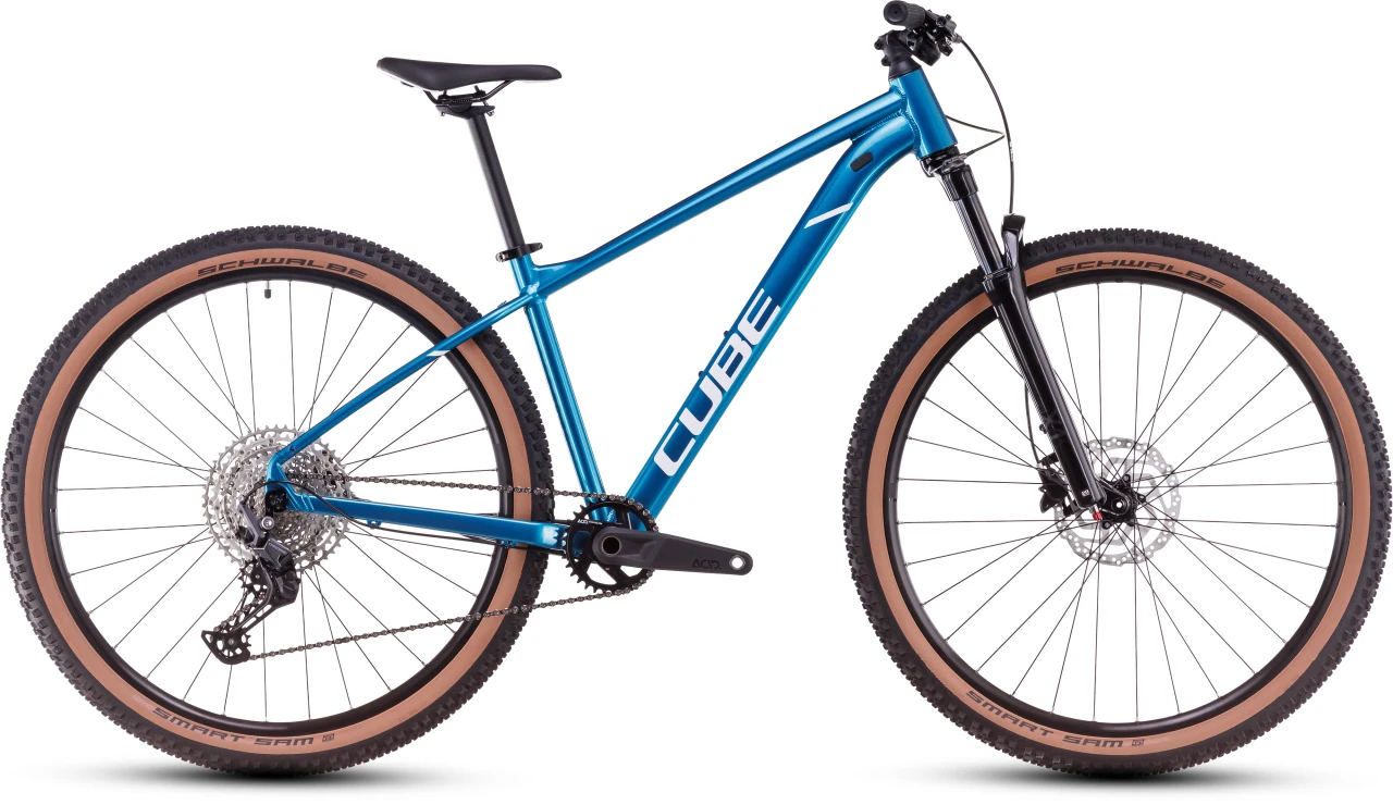 1. Bicicleta MTB Hardtail CUBE Attention Pro metallicteal´n´white