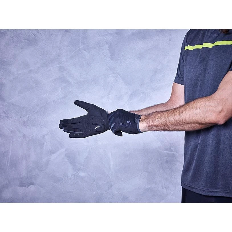 2. Manusi CUBE Natural Fit Long Finger Blackline