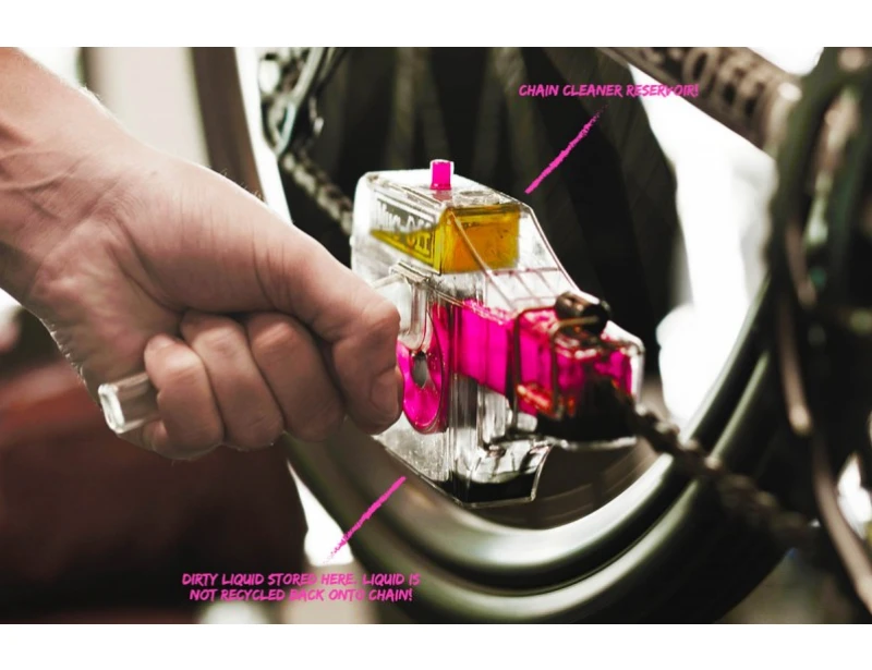 5. Aparat Muc-Off pentru curatat lantul X3 Chain Cleaner