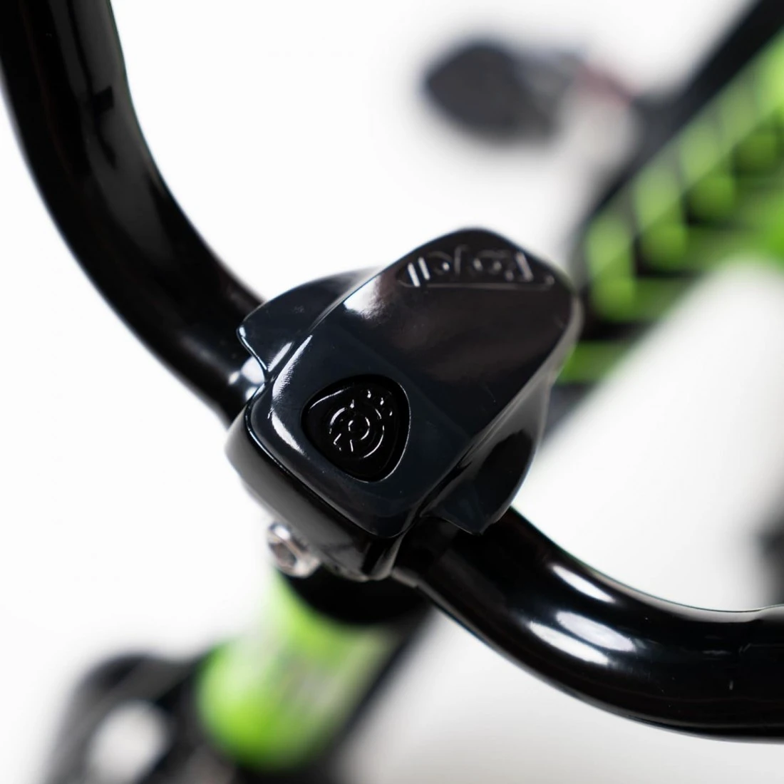 4. Bicicleta Royal Baby EZ Freestyle 16 Green Verde