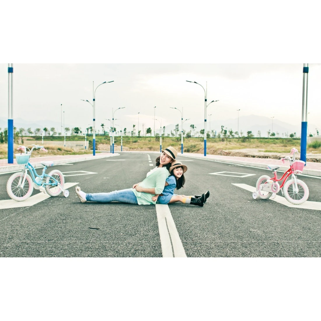 4. Bicicleta Royal Baby Star Girl 20 Pink