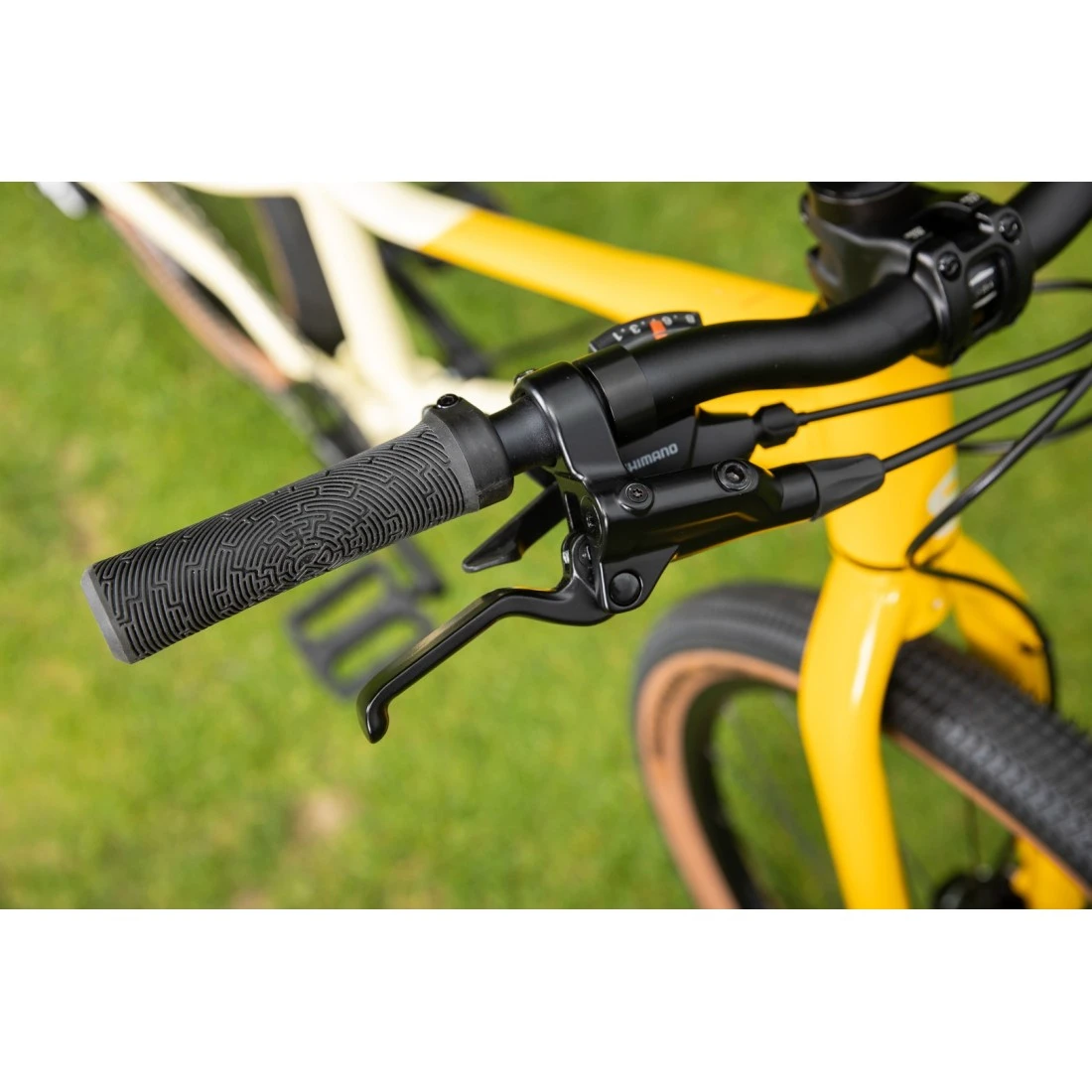 6. Bicicleta Superior F.L.Y. 24 Gloss Yellow Galben/Crem