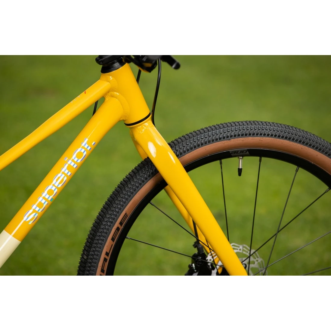 4. Bicicleta Superior F.L.Y. 24 Gloss Yellow Galben/Crem