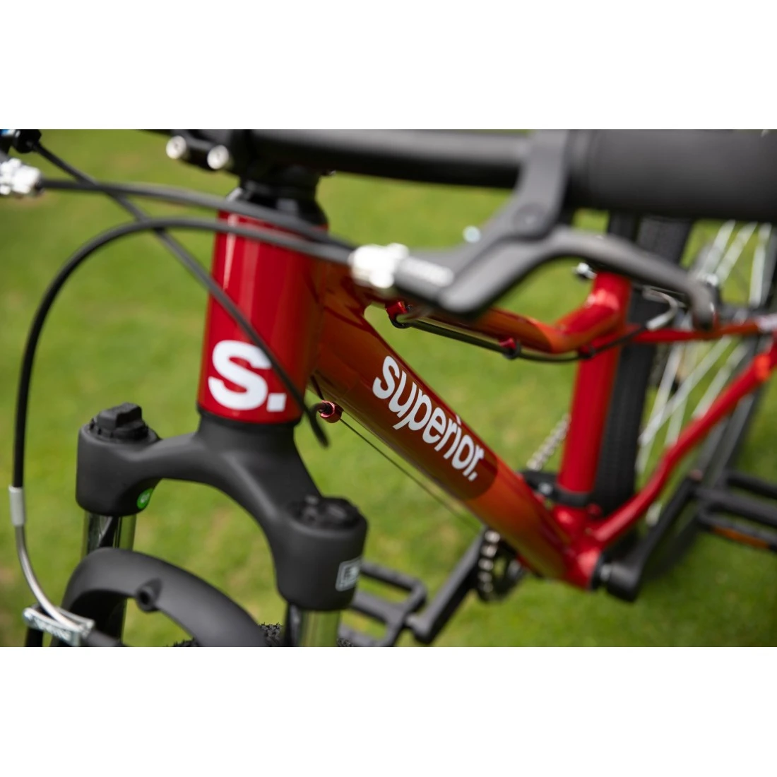 8. Bicicleta Superior RACER 24 Gloss Racing Red Rosu