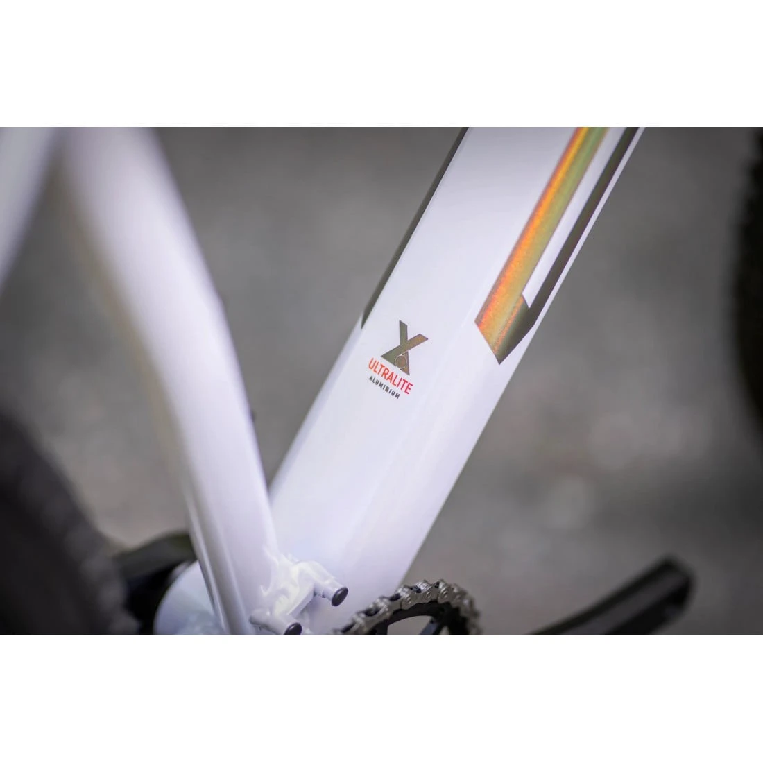 5. Bicicleta Superior XP 909 29 Gloss White Hologram Black Red 39cm (S) 39cm, Alb/Negru