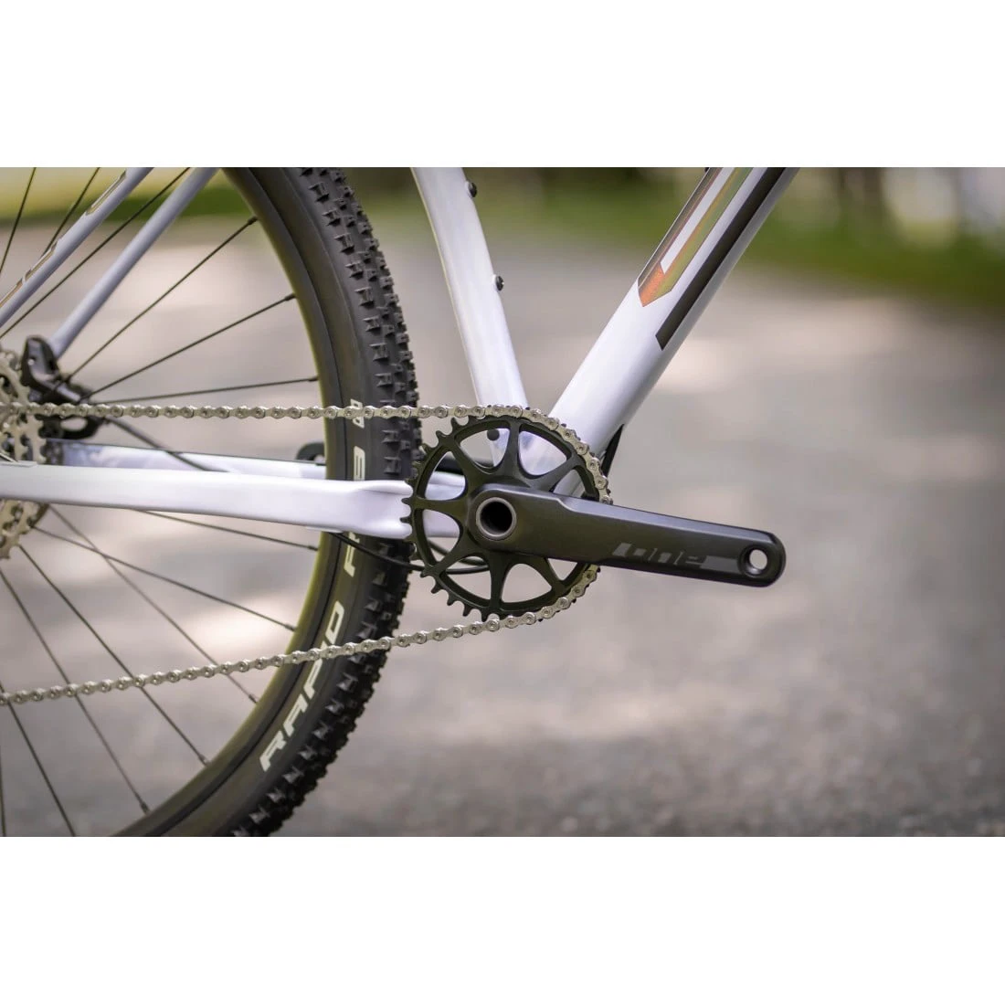 3. Bicicleta Superior XP 909 29 Gloss White Hologram Black Red 39cm (S) 39cm, Alb/Negru
