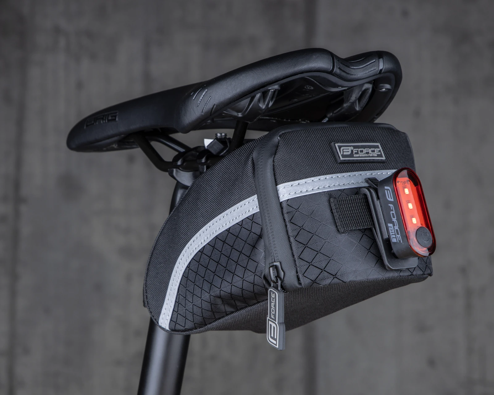 5. Borseta Sa Force Ride klick neagra L