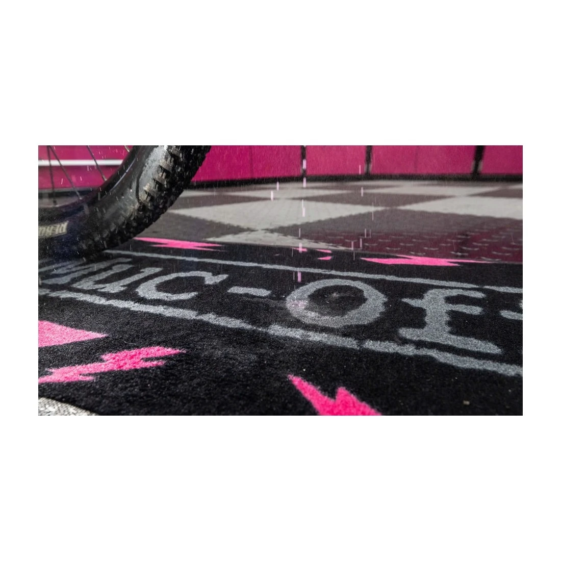 4. Covor absorbant Muc-Off Absorbing Bike Mat 200x40cm