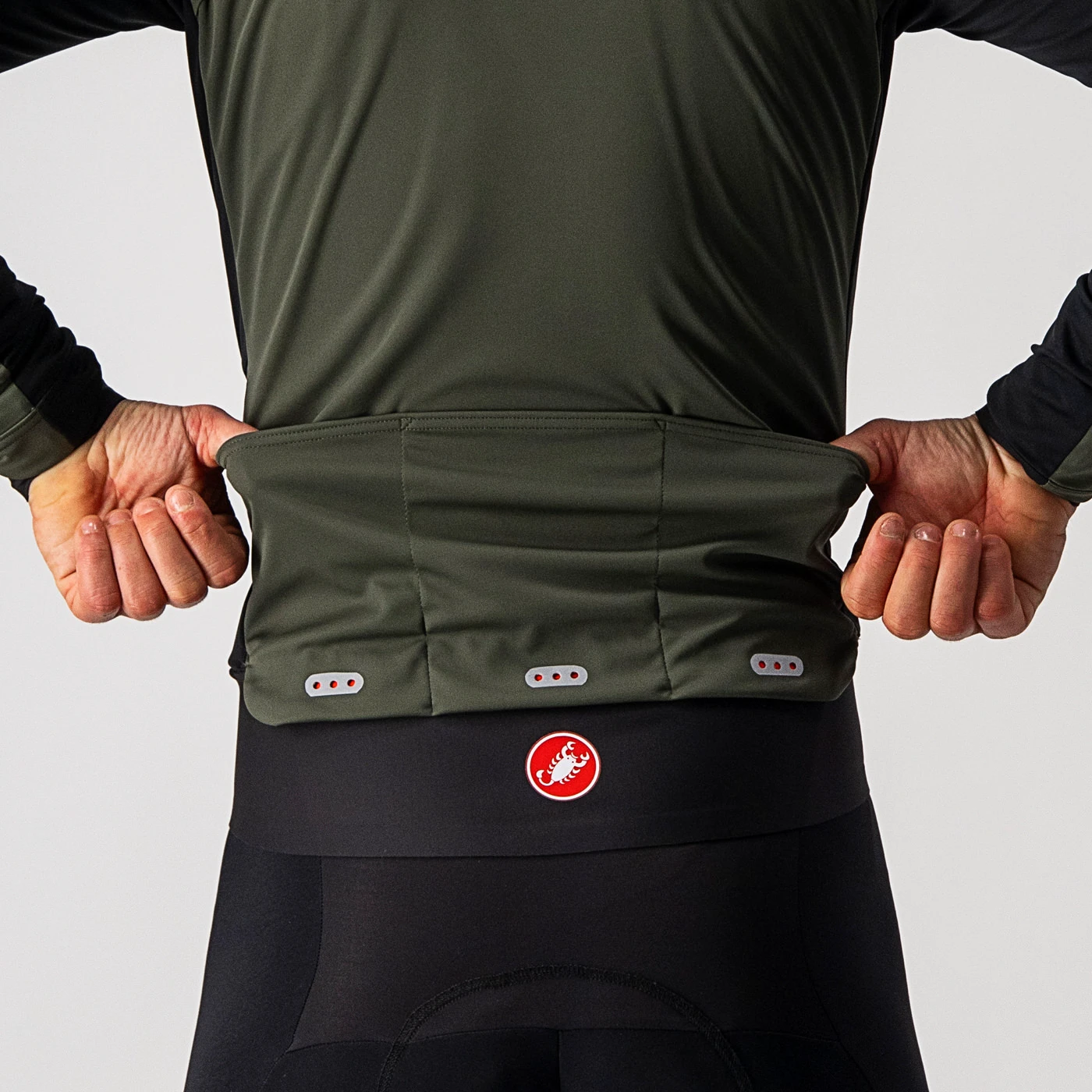 4. Jacheta Castelli Alpha RoS 2, Kaki, M M, Kaki