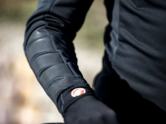 4. Jacheta Castelli Raddoppia 2, Negru S S, Negru