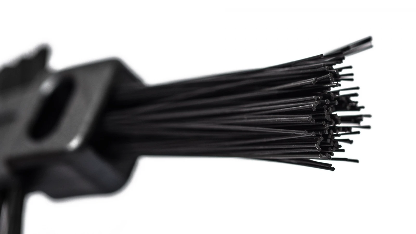2. Perie Muc-Off Claw Brush