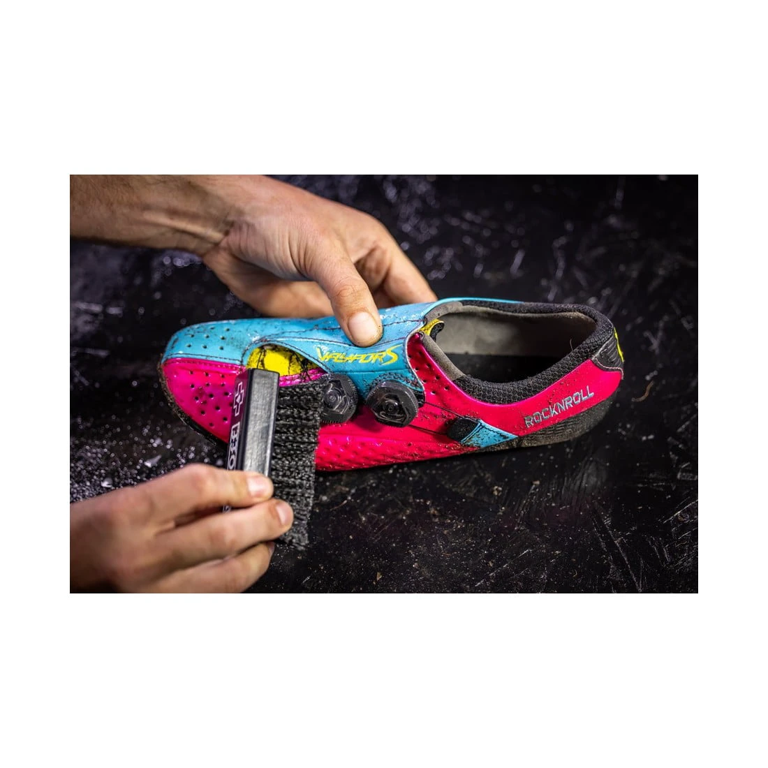 7. Perie Muc-Off Premium pentru pantofi