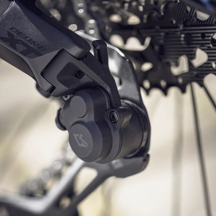 2. Schimbator spate Shimano RD-M8130 Deore XT SGS 11 vit Shadow Plus Prindere pe Ureche Patina lunga (SGS)
