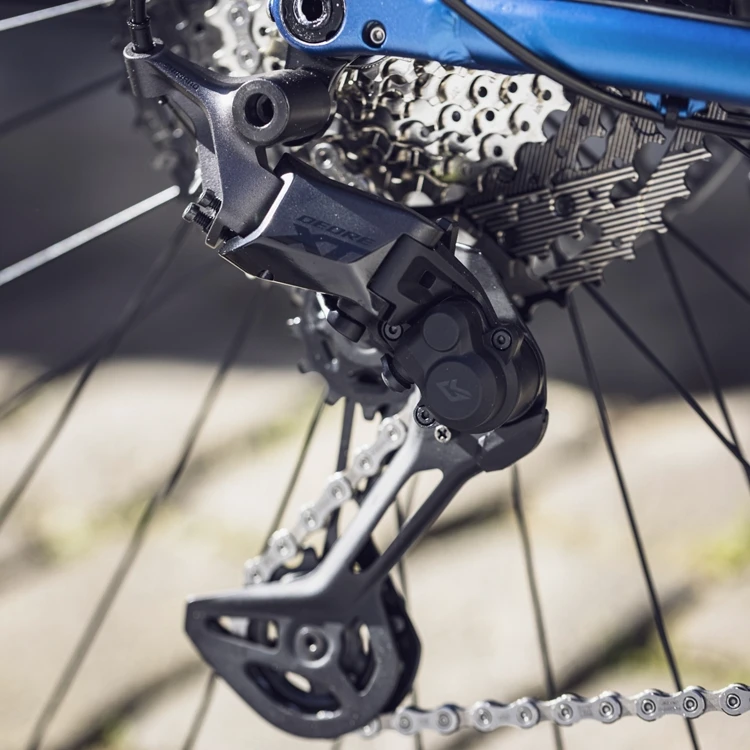3. Schimbator spate Shimano RD-M8130 Deore XT SGS 11 vit Shadow Plus Prindere pe Ureche Patina lunga (SGS)