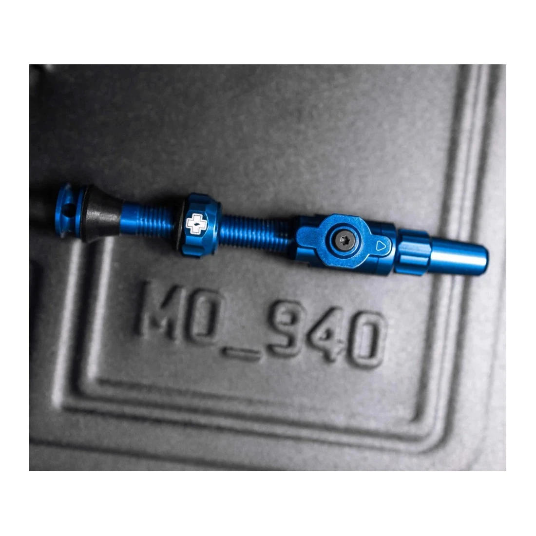 5. Valve tubeless Muc-Off Big Bore Hybrid 35mm (M), Iridescent 35mm, Iridiscent