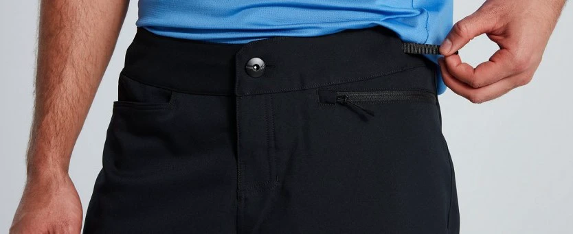 2. Pantaloni Scurti Ciclism SPECIALIZED Men's Trail - Black 32