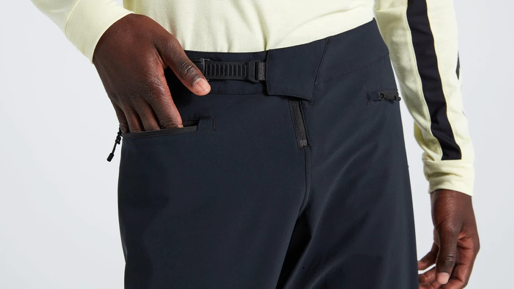 3. Pantaloni Ciclism SPECIALIZED Trail - Black 32