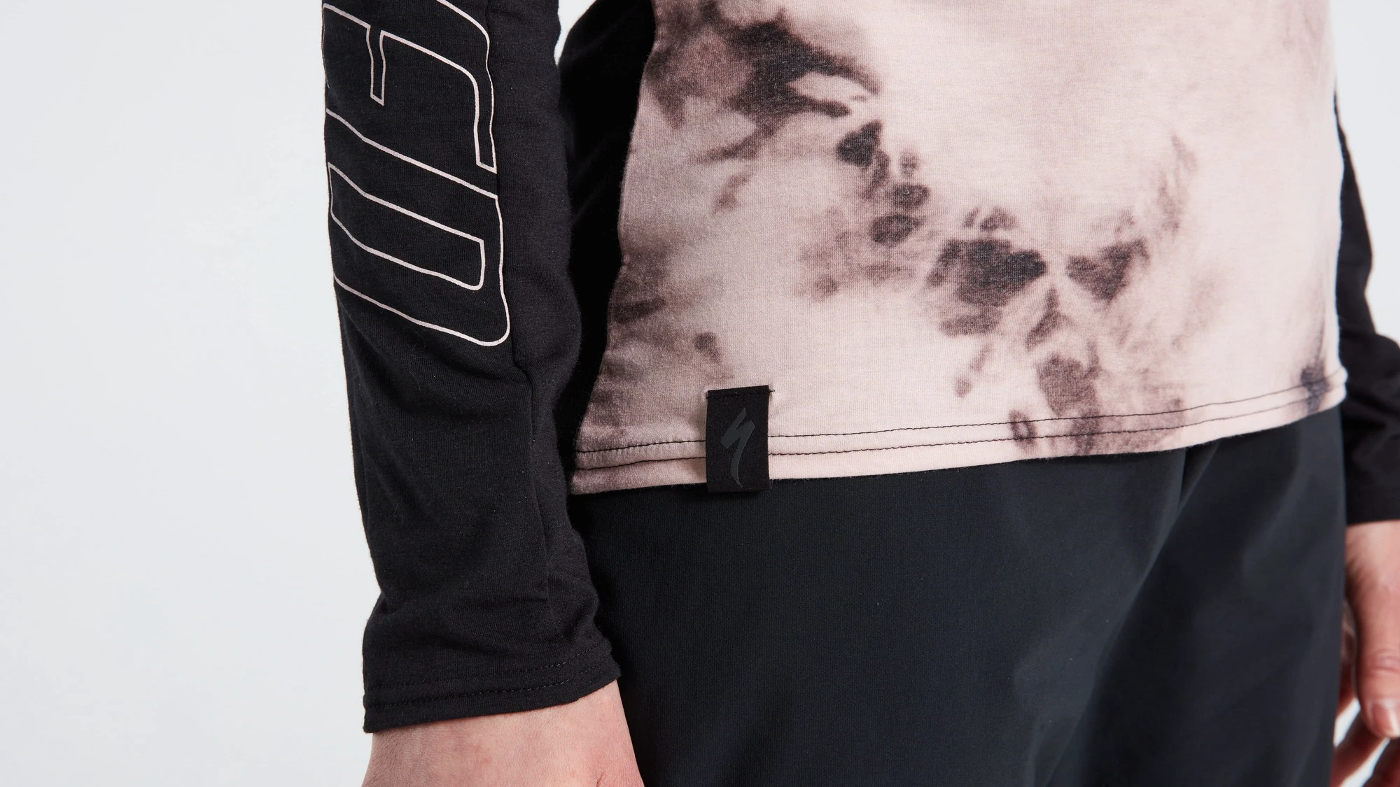4. Tricou Ciclism SPECIALIZED Women's Altered Trail (L/S) - Blush XS