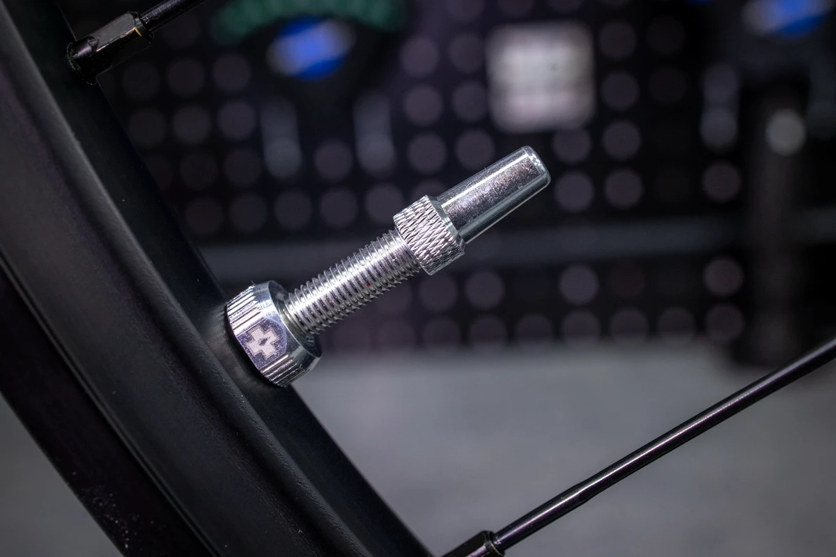 4. Valve tubeless Muc-Off Tubeless Valves V2 44mm Argintiu
