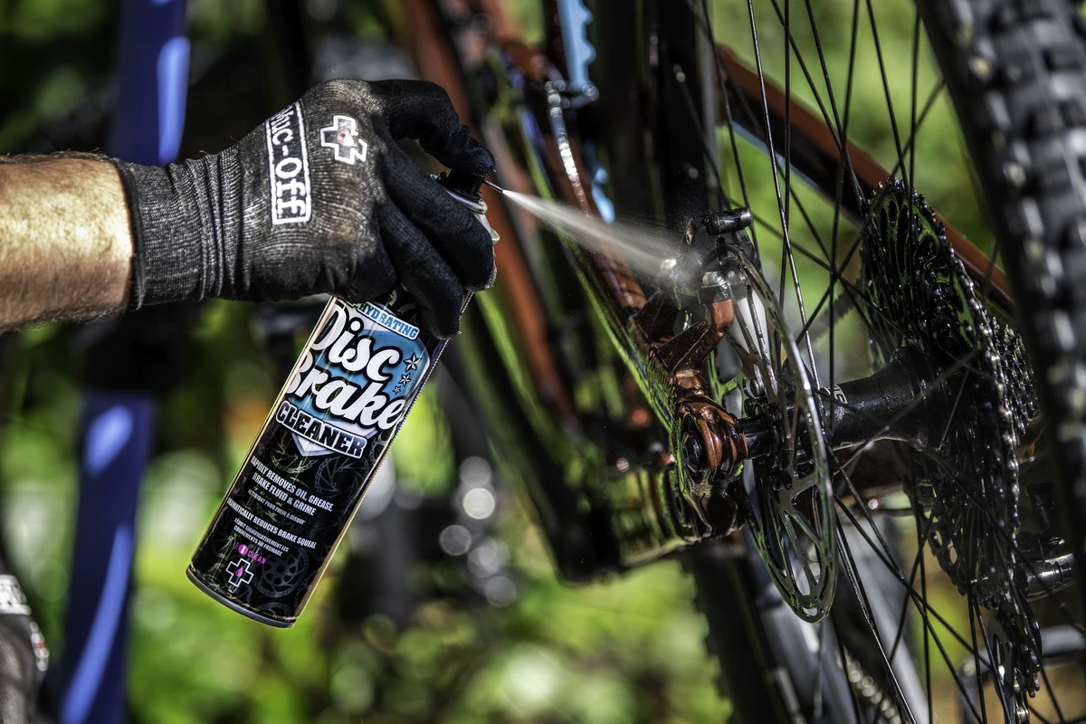 2. Spray Muc-Off Disc Brake Cleaner 400ml